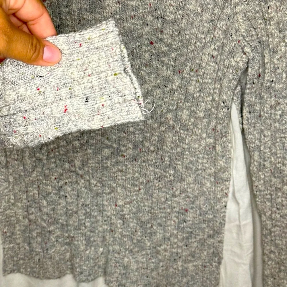 NWOT KENSIE marled gray and white ribbed sweater off white bottom medium